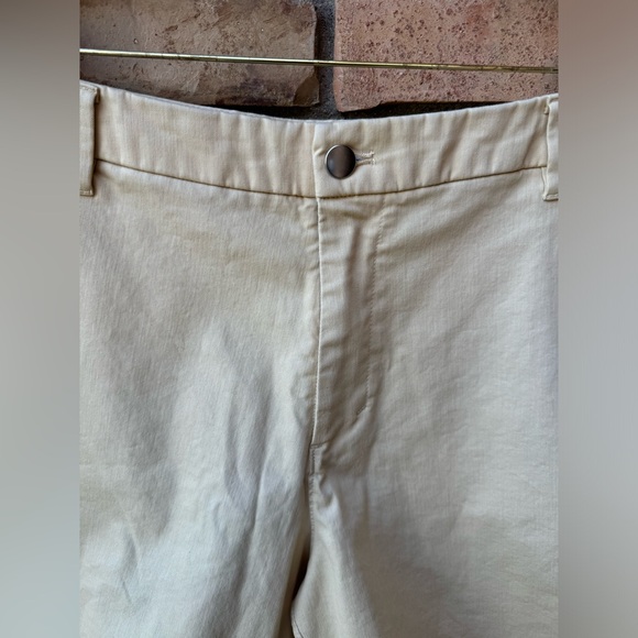 Lululemon Shorts 36 Waist (7 inch inseam) - Picture 3 of 6